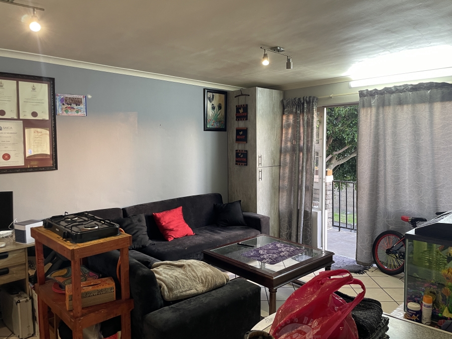 2 Bedroom Property for Sale in Oakglen Western Cape